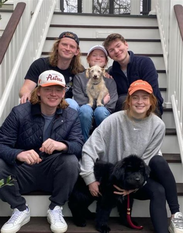 
Meet Sadie Sink Brothers, Caleb Sink, Mitchell Sink And Spencer Sink And Sister Jacey Sink 