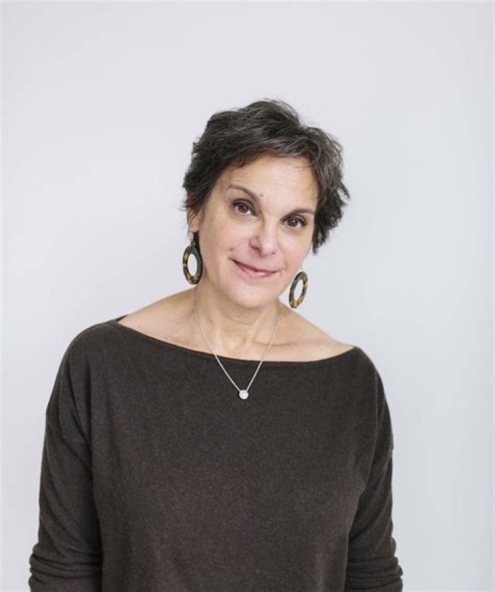 
Mimi Swartz Height, Weight, Net Worth, Age, Birthday, Wikipedia, Who, Instagram, Biography 