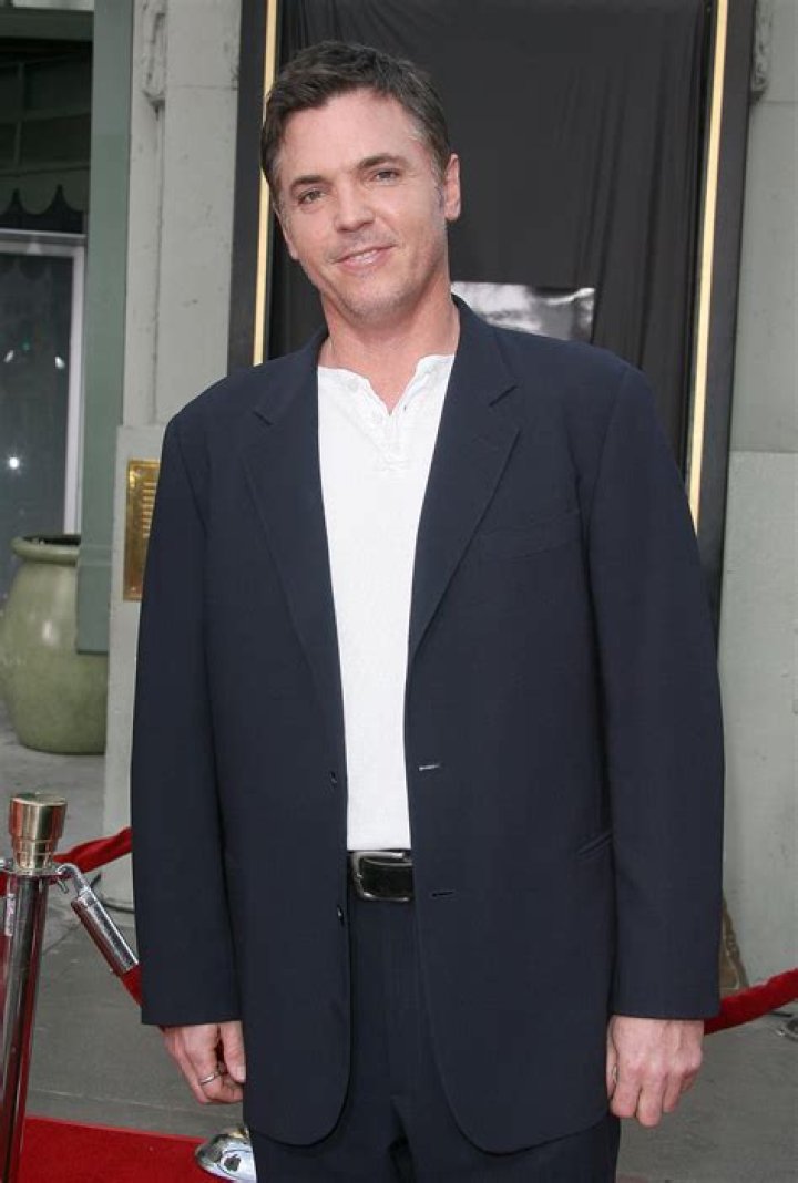 Nicholas Lea Height, Weight, Net Worth, Age, Birthday, Wikipedia, Who, Nationality, Biography