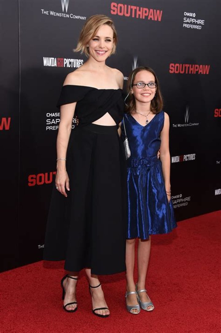 Oona Laurence Net Worth