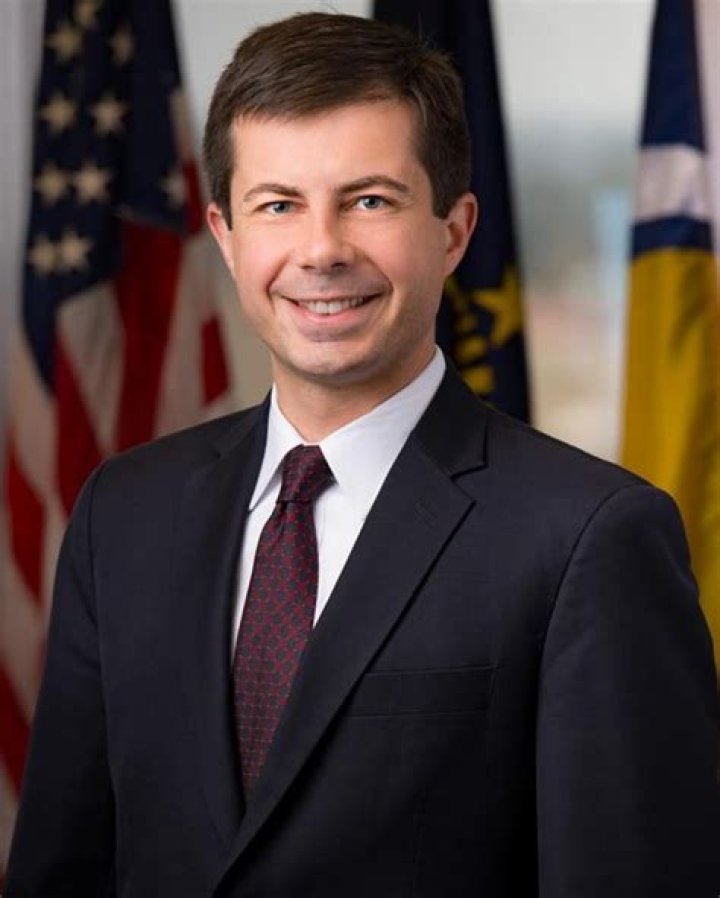 Pete Buttigieg (Mayor) Biography, Wiki, Age, Net Worth, Height, Husband, Education, Donations, Wife, Military, Married, Father, President, and Quotes