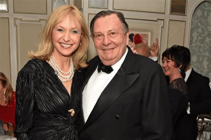 Peter Buck First Wife: Who was Barrie Greene?