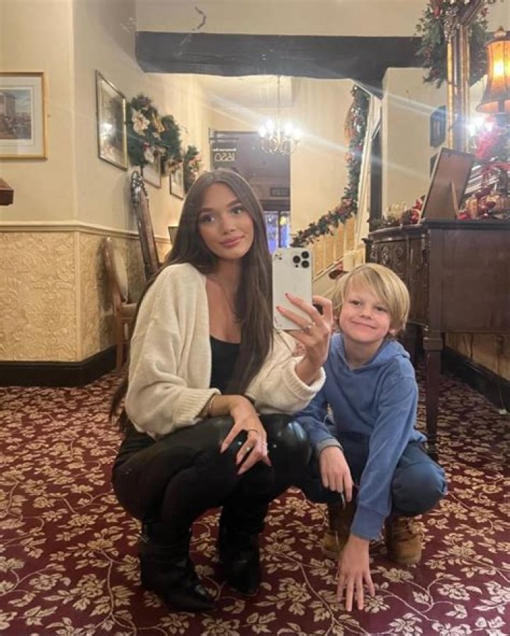 Phoebe Tomlinson Age | Wiki, Net worth, Bio, Height, Boyfriend?