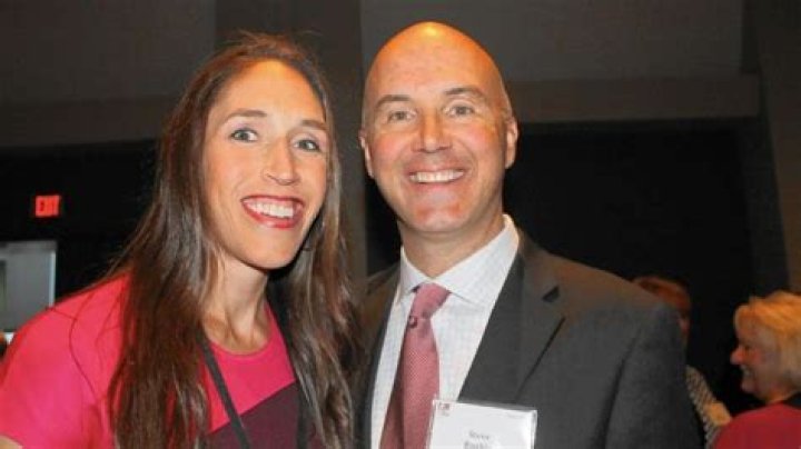 Rebecca Lobo Bio, Wiki, Age, Husband, Family, Height, College, Net Worth and House