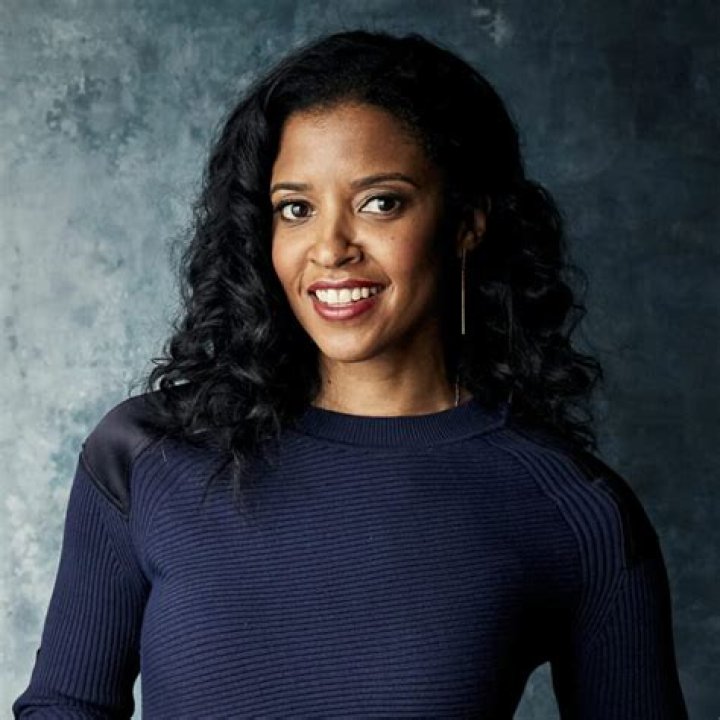 Renee Elise Goldsberry Height, Weight, Measurements, Bra Size, Shoe Size