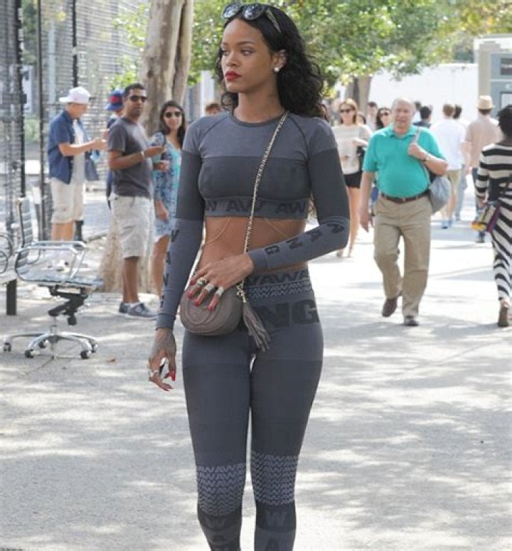 Rihanna Height, Weight, Measurements, Bra Size, Shoe Size