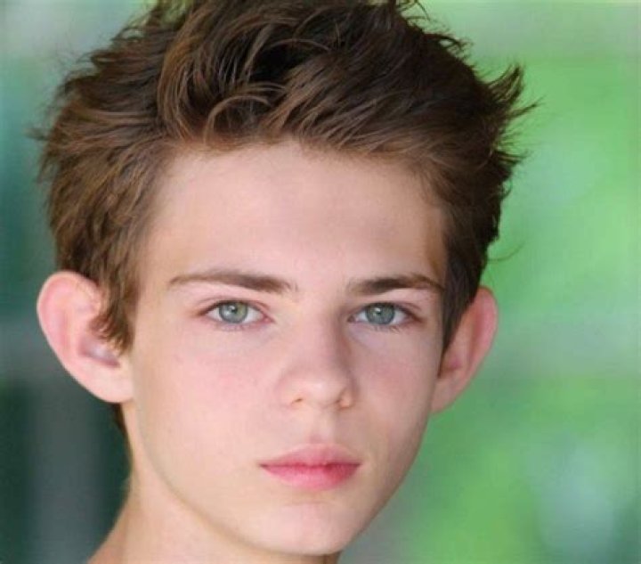 Robbie Kay Bio, Wiki, Age, Height, Girlfriend, Actor, Movies and Net Worth