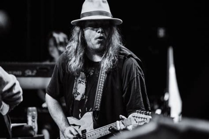 Robin Moxey Net Worth