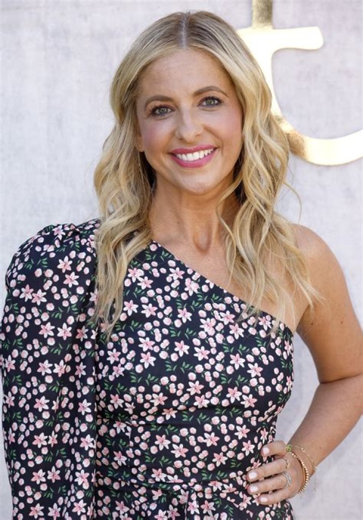 Sarah Michelle Gellar’s net worth, fact, career, awards, biography & life story