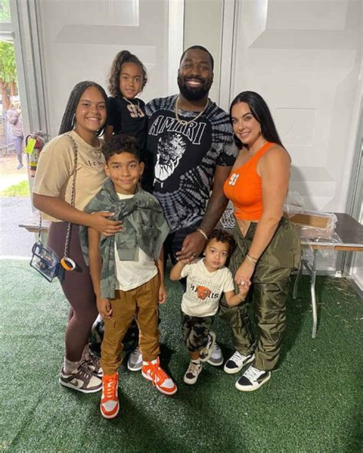 Shelby Harris Wife Stephanie Share 4 Kids Together: Meet The Footballer’s Family