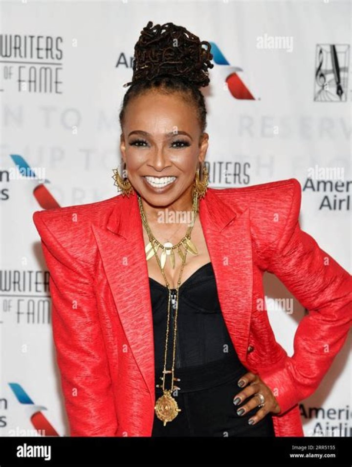 Siedah Garrett