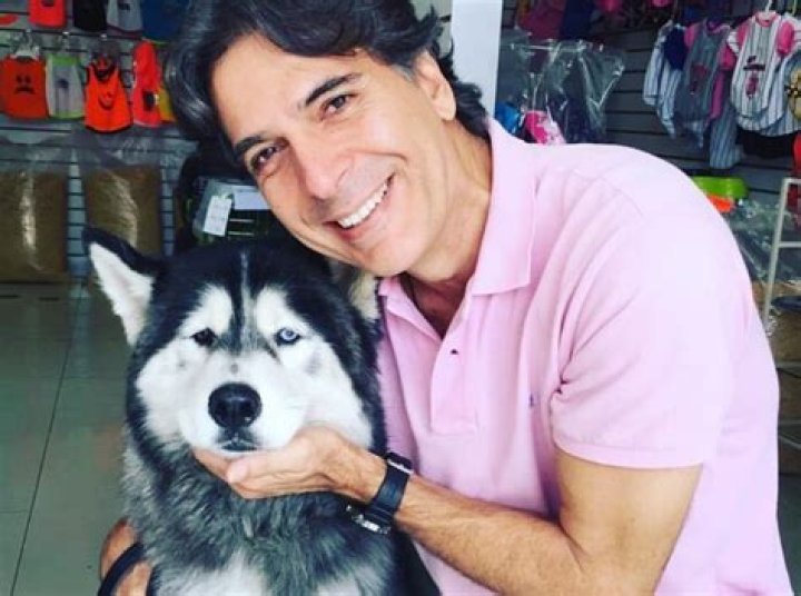 Simón Pestana Net Worth