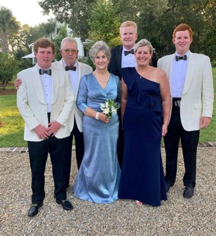 Siobhan Mcsweeney Partner Age, Parents & Net Worth – Is She Married?