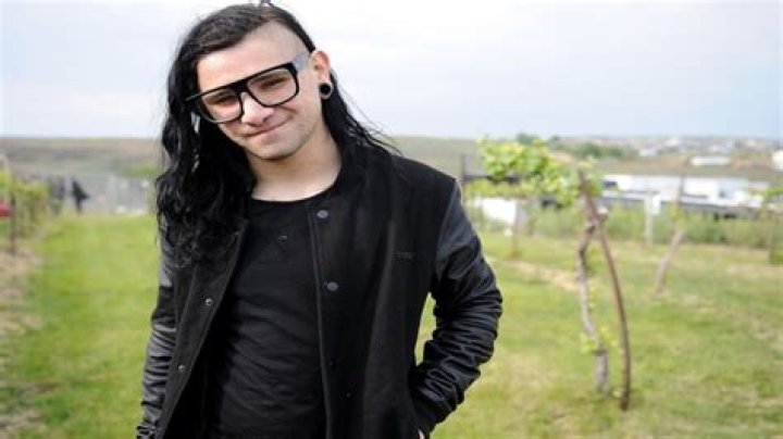 Skrillex Height, Weight, Body Measurements, Shoe Size