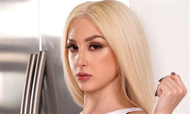 Skylar Vox (Actress) Wikipedia, Biography, Age, Height, Weight, Measurements, Boyfriend, Net Worth, Facts