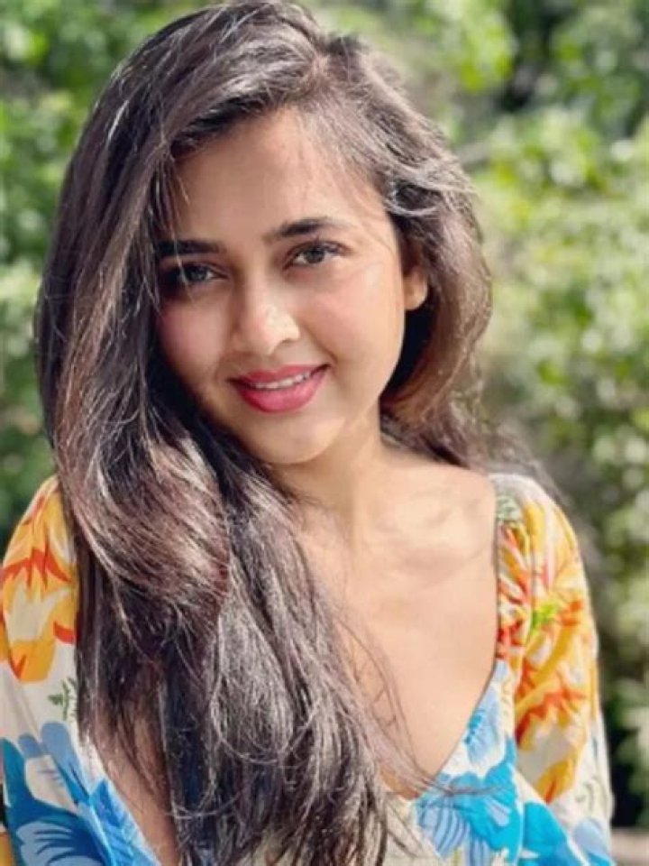 Tejasswi Prakash Wayangankar Height, Weight, Net Worth, Age, Birthday, Wikipedia, Who, Instagram, Biography