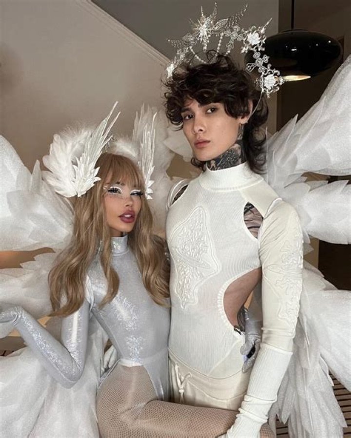 Tim Henson Height, Weight, Net Worth, Age, Birthday, Wikipedia, Who, Nationality, Biography