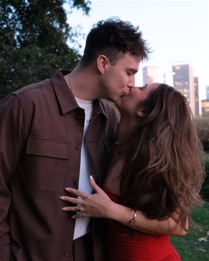 Tim Ogletree Net Worth