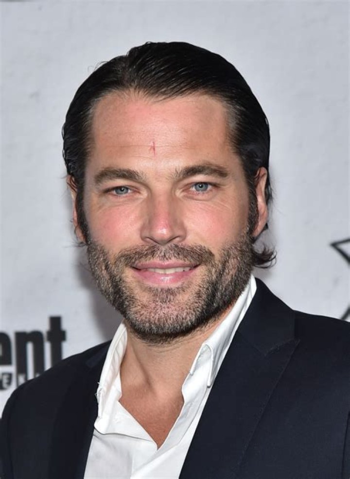 
Tim Rozon Height, Weight, Net Worth, Age, Birthday, Wikipedia, Who, Nationality, Biography 
