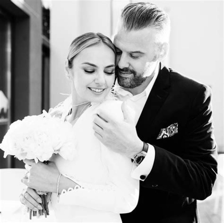 Tinu Vidaicu Wikipedia: Everything To Know About Roxana Ionescu’s Husband