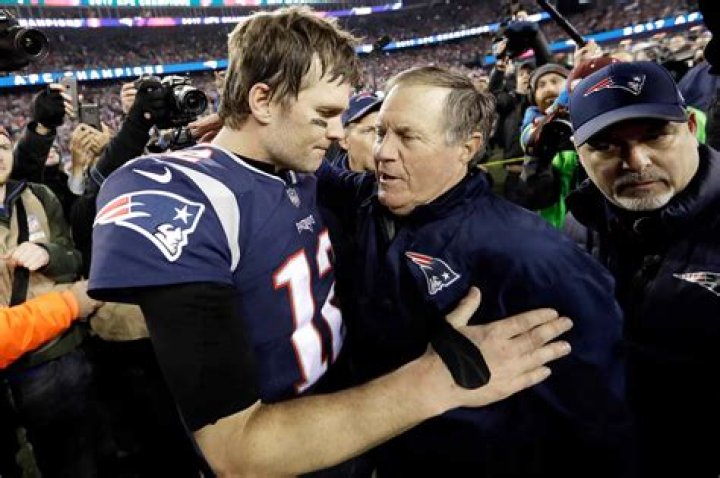 
Tom Brady Could Return to Patriots, NFL Insider Speculates, but Team Is Happy with QB Mac Jones 