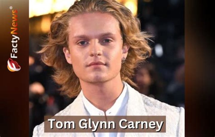 Tom Glynn-Carney Height, Weight, Net Worth, Age, Birthday, Wikipedia, Who, Nationality, Biography