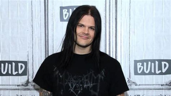 Travis Bacon (Singer) Age, Biography, Wiki, Height, Weight, Girlfriend, Net Worth, Born, Career