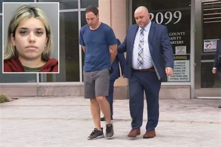 
UP: Husband kills wife for talking over phone, commits suicide 