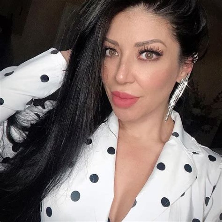 Vicky Terrazas Height, Weight, Net Worth, Age, Birthday, Wikipedia, Who, Instagram, Biography