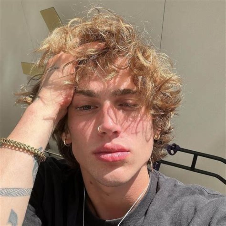 What is Vinnie Hacker’s Age & Height? Know Everything About Him