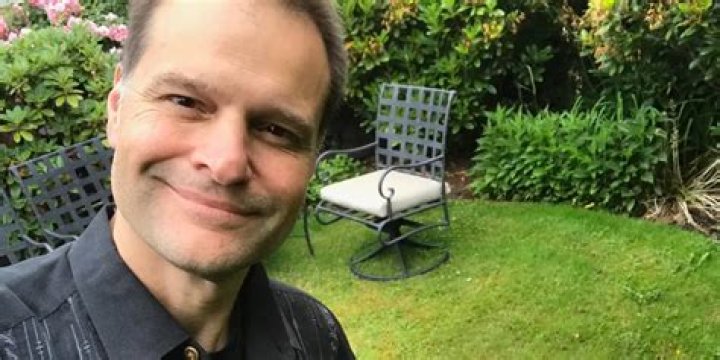
Where is Peter DeLuise now? Net Worth, Weight Loss, Wife 