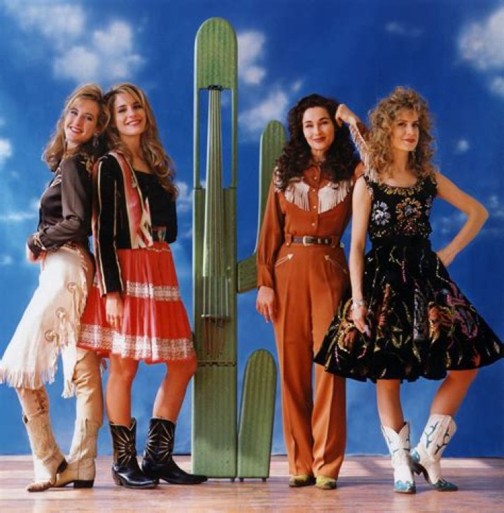 Which Dixie Chick passed away? Which Dixie Chick died in car crash?