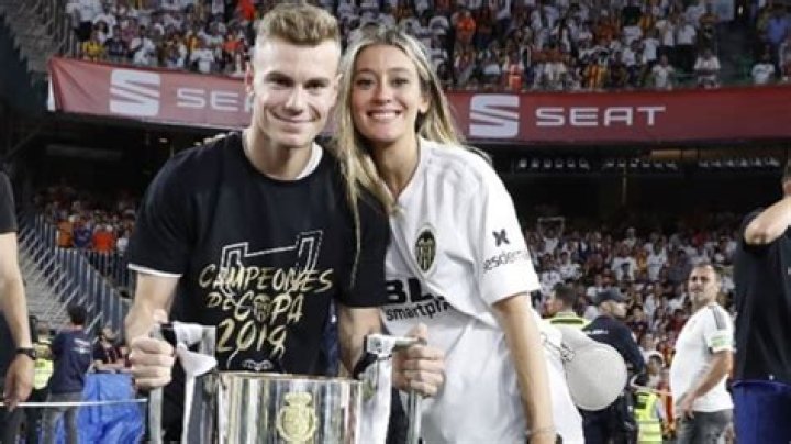 
Who Is Toni Lato Girlfriend Carmen Bort? Facts About FIFA 2022 Defender Love Life 