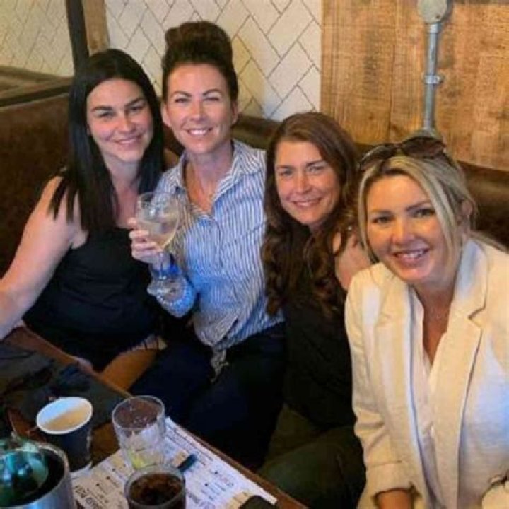 Who Is Vikki Layton Sister? Meet Mark Selby First Wife On Instagram