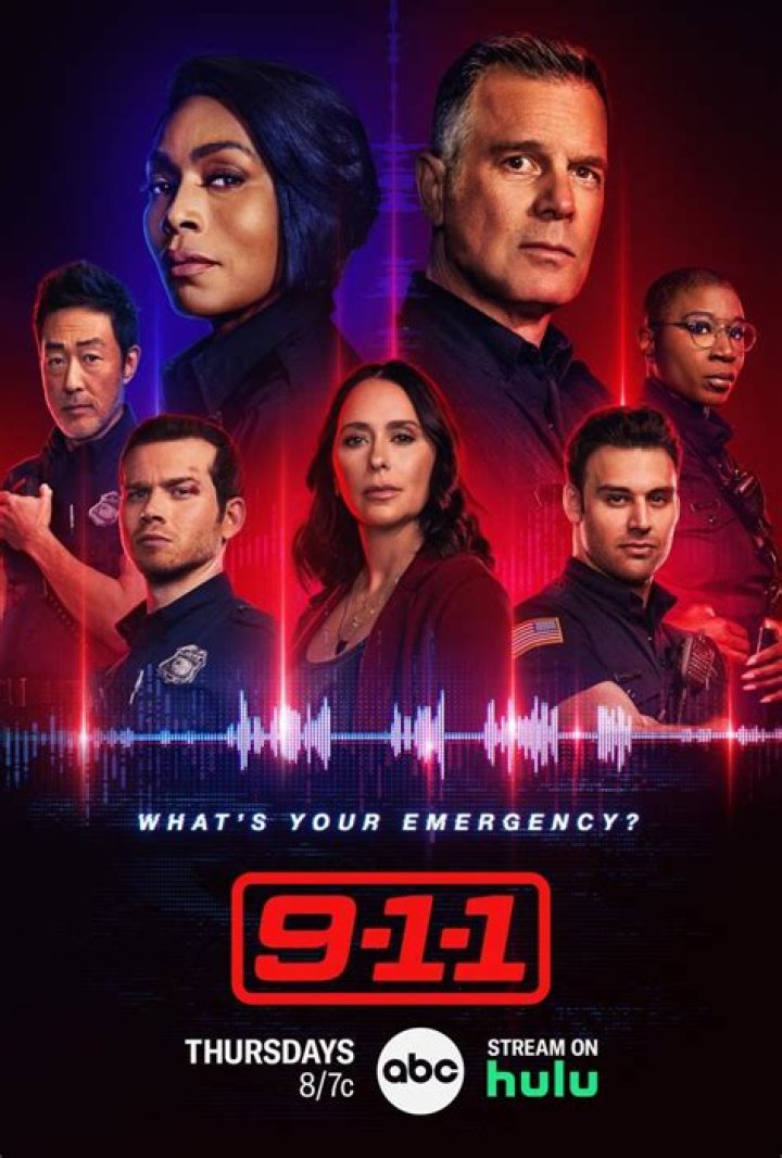 
Who Plays Karen In 911? How Old is Karen In 911? 