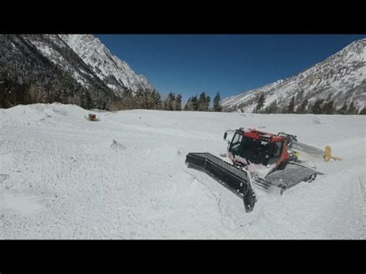 
Why is Little Cottonwood Canyon closed? Video of avalanche clean up garners traction online 