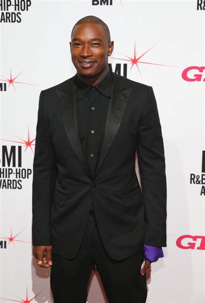 Winston McCall Height, Weight, Net Worth, Age, Birthday, Wikipedia, Who, Nationality, Biography