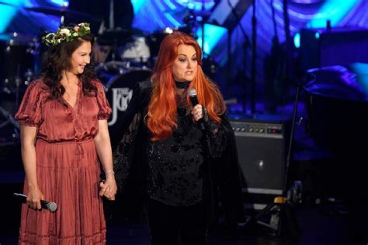 
Wynonna Judd Addresses Rumors She’s ‘Fighting’ with Sister Ashley Judd Over Mom Naomi’s Estate 